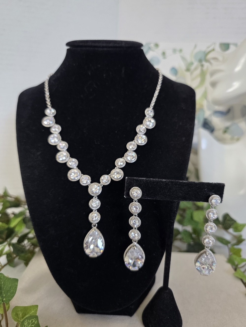 Elegant Cubic Zirconia Teardrop Y Necklace & Earring Set Silver ​Rhodium Plated